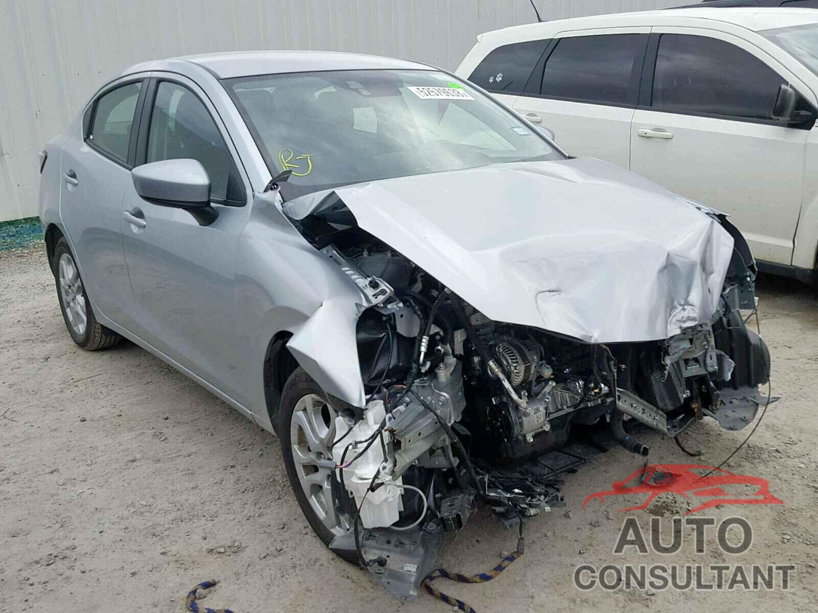 TOYOTA YARIS 2018 - 3MYDLBYV7JY325452