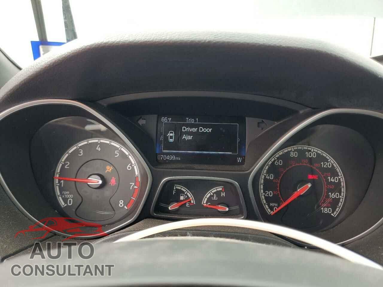 FORD FOCUS 2017 - 1FADP3L97HL310266