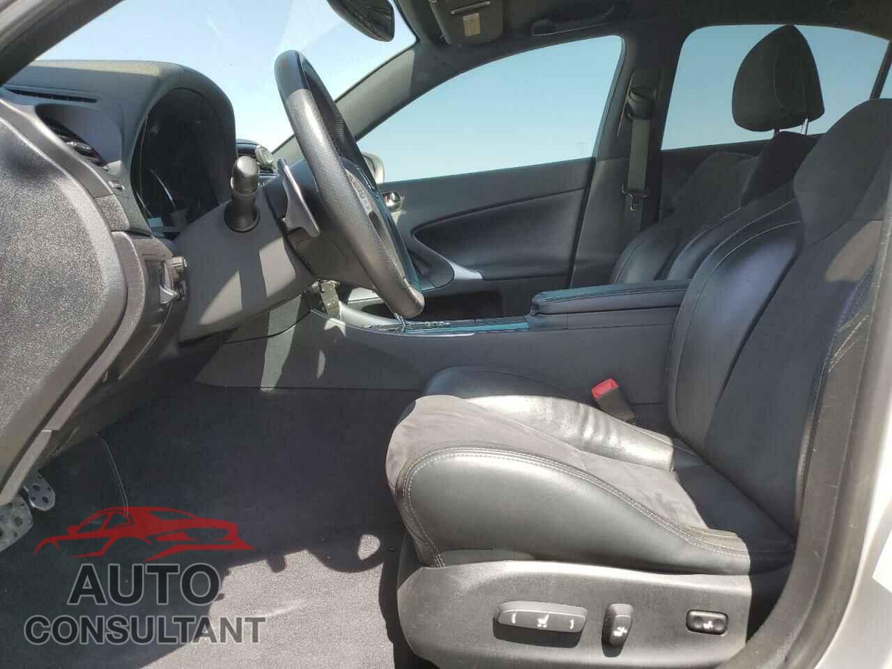 LEXUS IS 2011 - JTHBF5C21B5131900