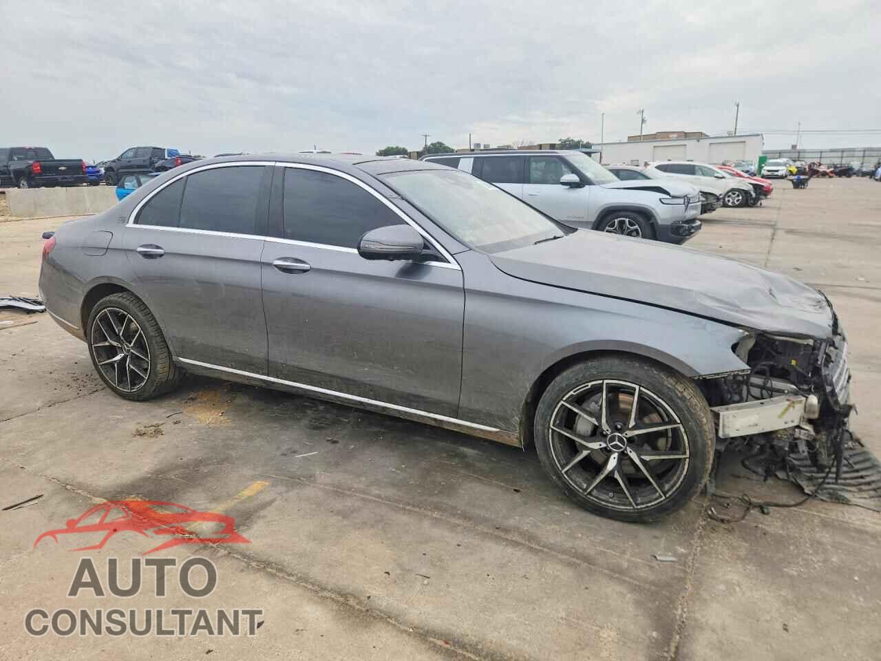 MERCEDES-BENZ E-CLASS 2017 - WDDZF4KB5HA128421