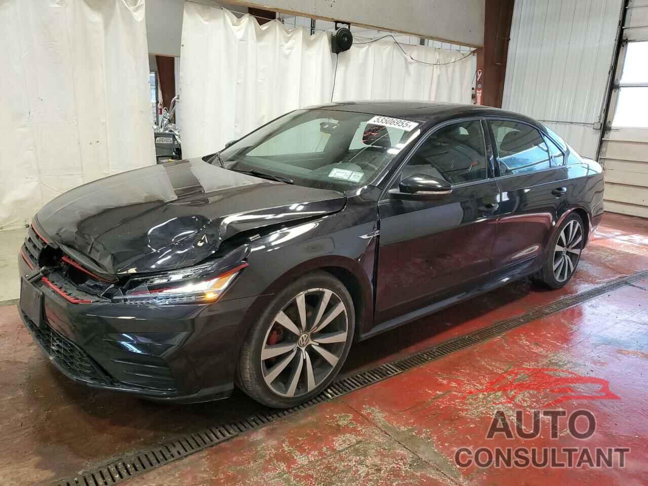 VOLKSWAGEN PASSAT 2018 - 1VWJM7A34JC036264