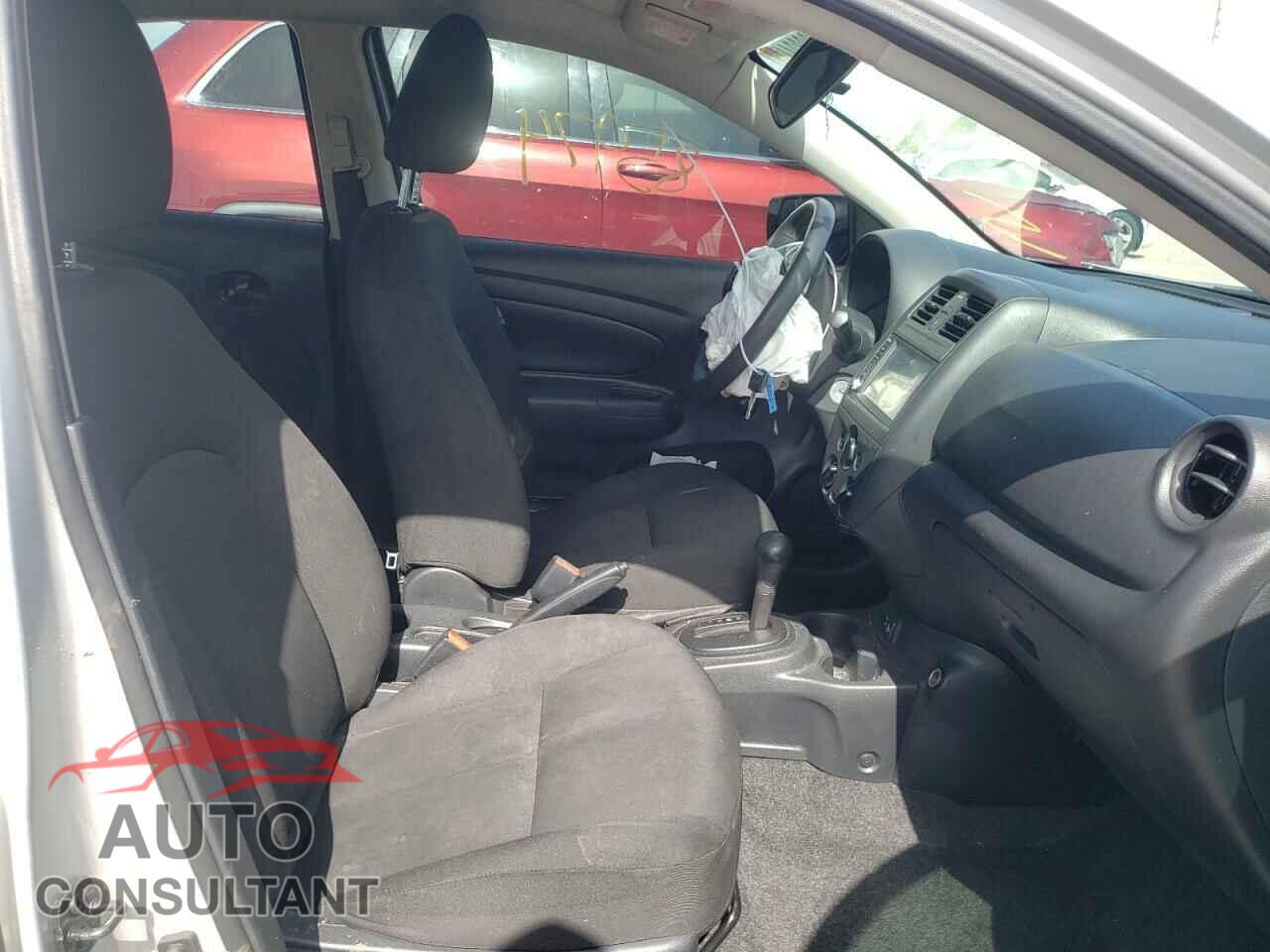 NISSAN VERSA 2019 - 3N1CN7AP3KL823176
