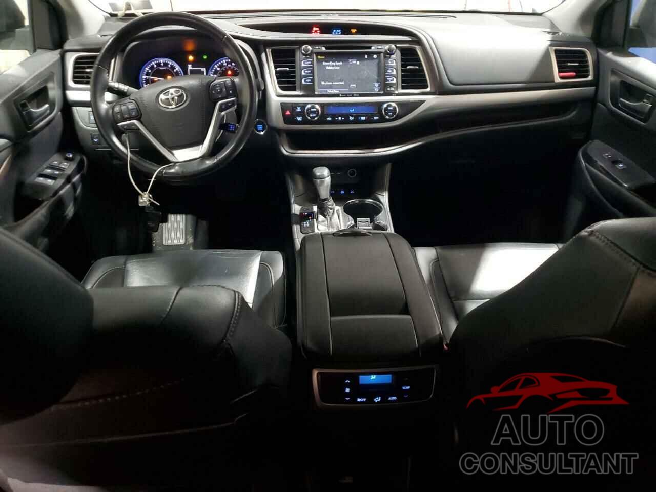 TOYOTA HIGHLANDER 2019 - 5TDJZRFH0KS628183