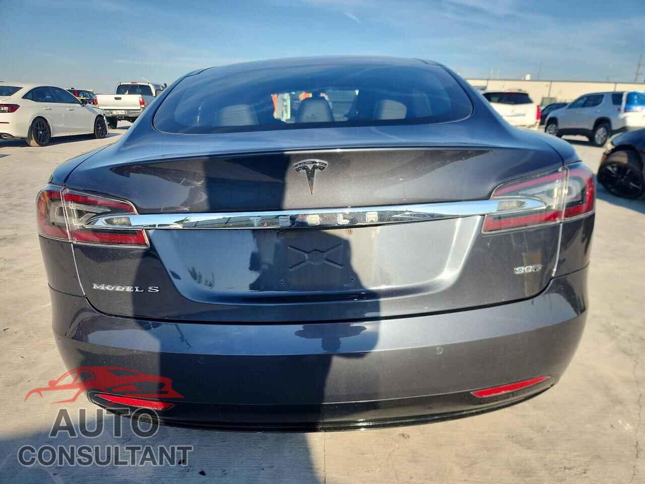 TESLA MODEL S 2017 - 5YJSA1E2XHF183779