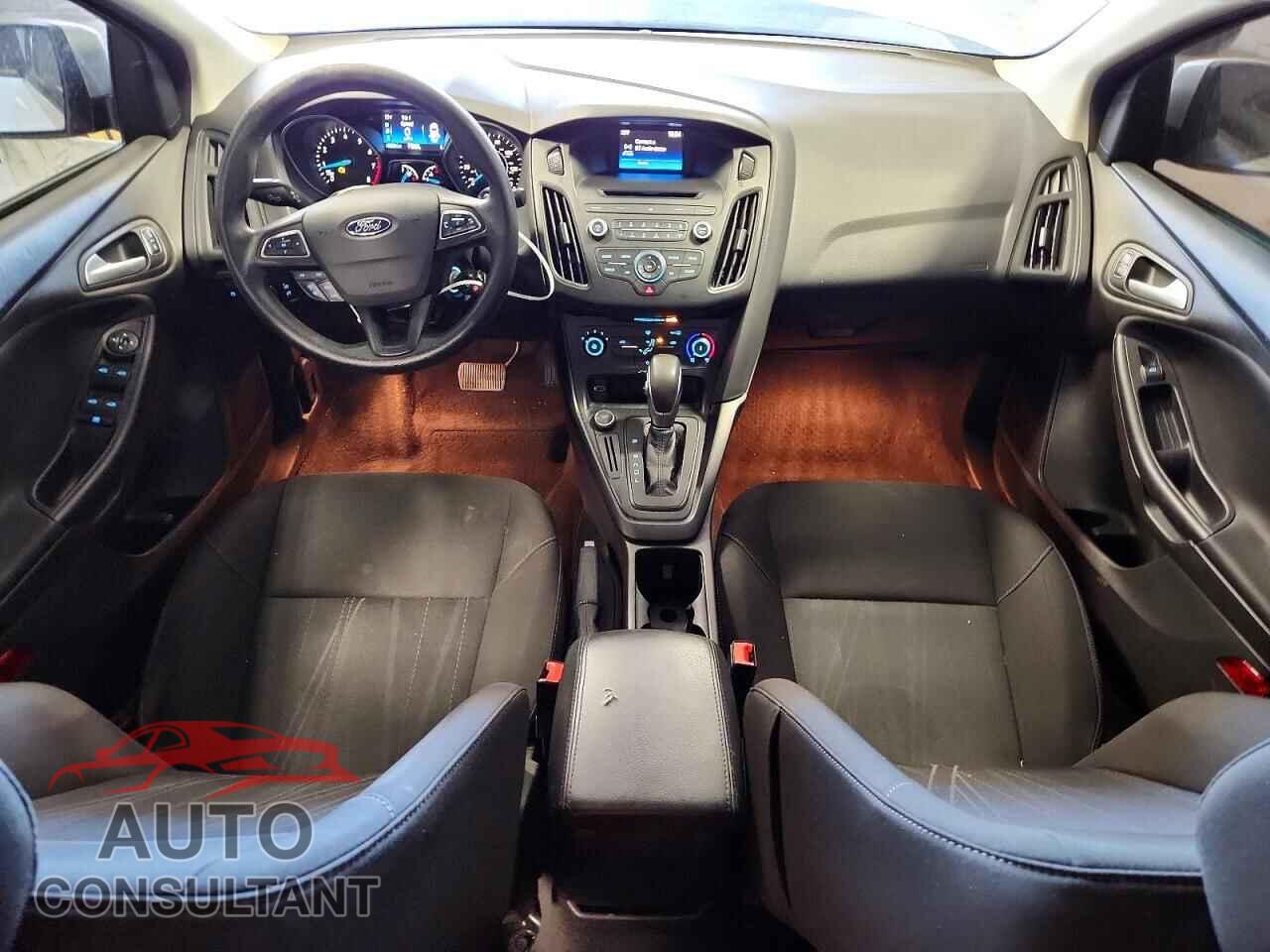 FORD FOCUS 2017 - 1FADP3F20HL234579
