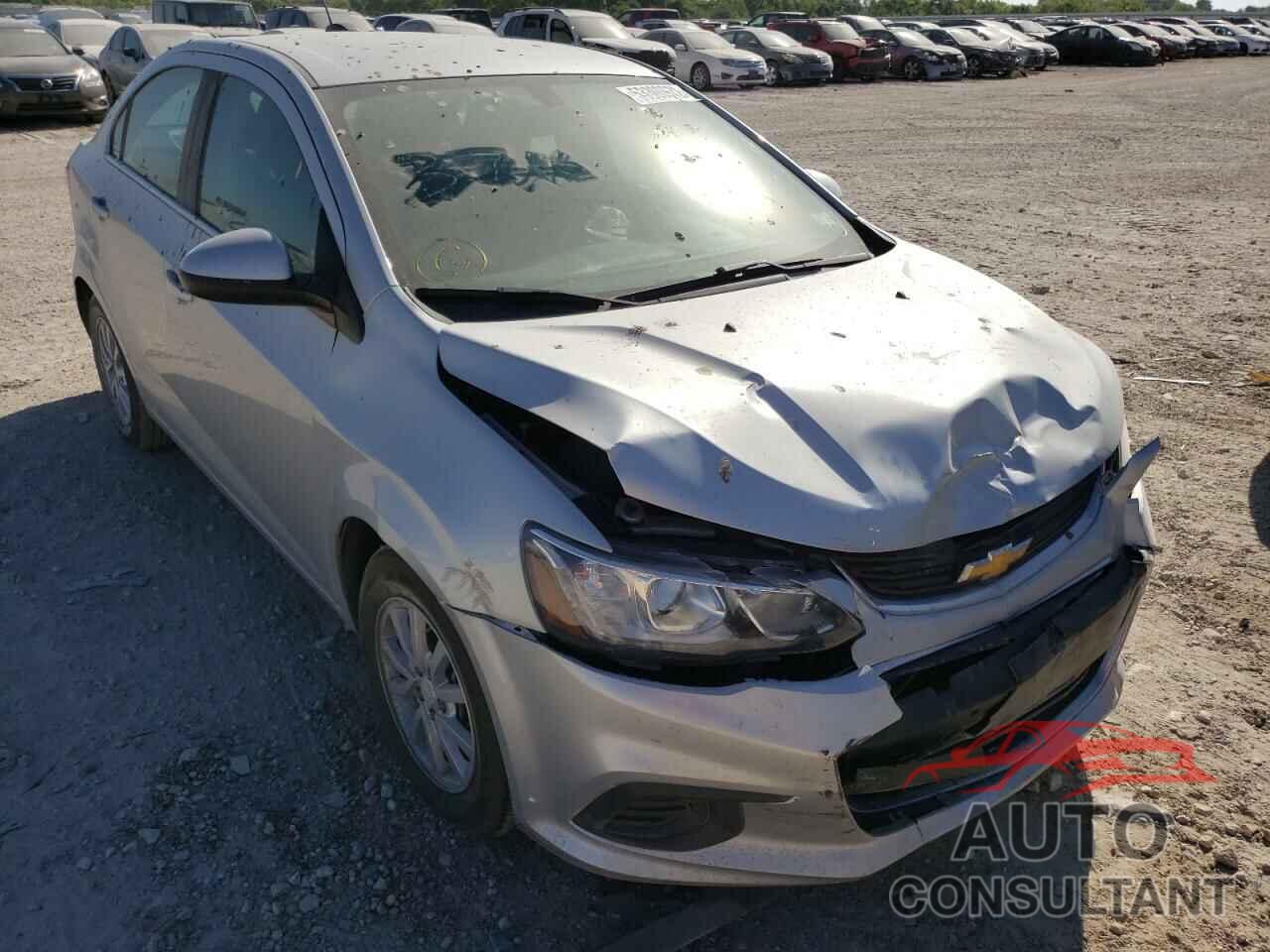 CHEVROLET SONIC 2018 - 1G1JD5SH3J4103716