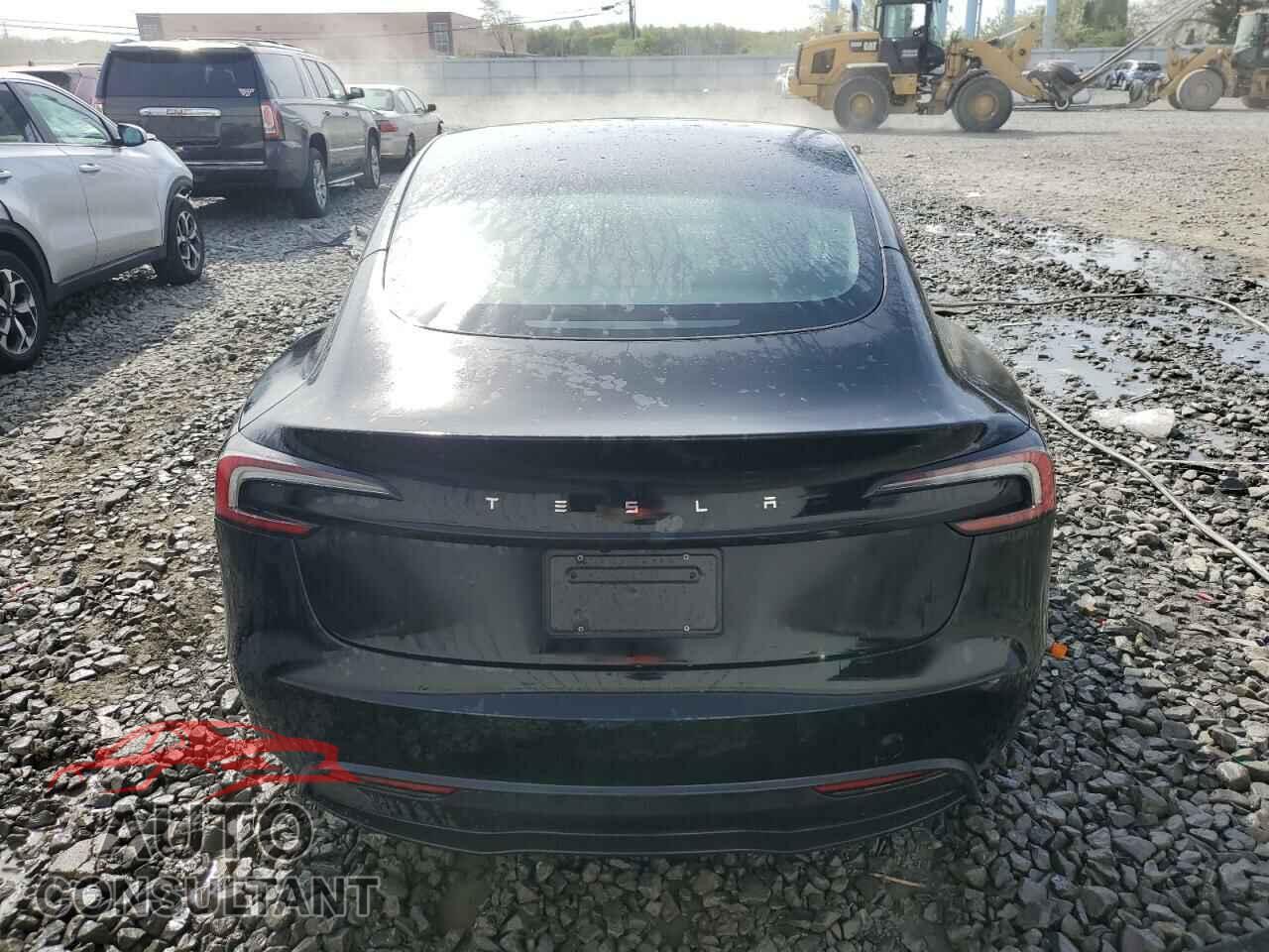 TESLA MODEL 3 2024 - 5YJ3E1EA7RF771592