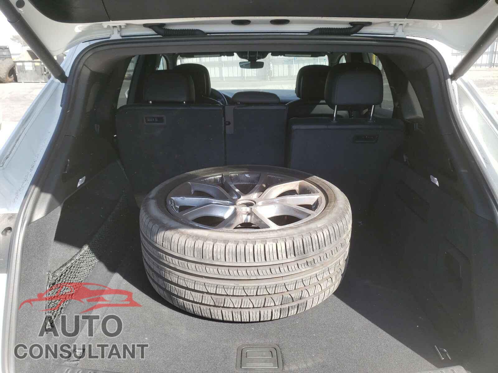 PORSCHE CAYENNE 2019 - WP1AA2AY4KDA09070