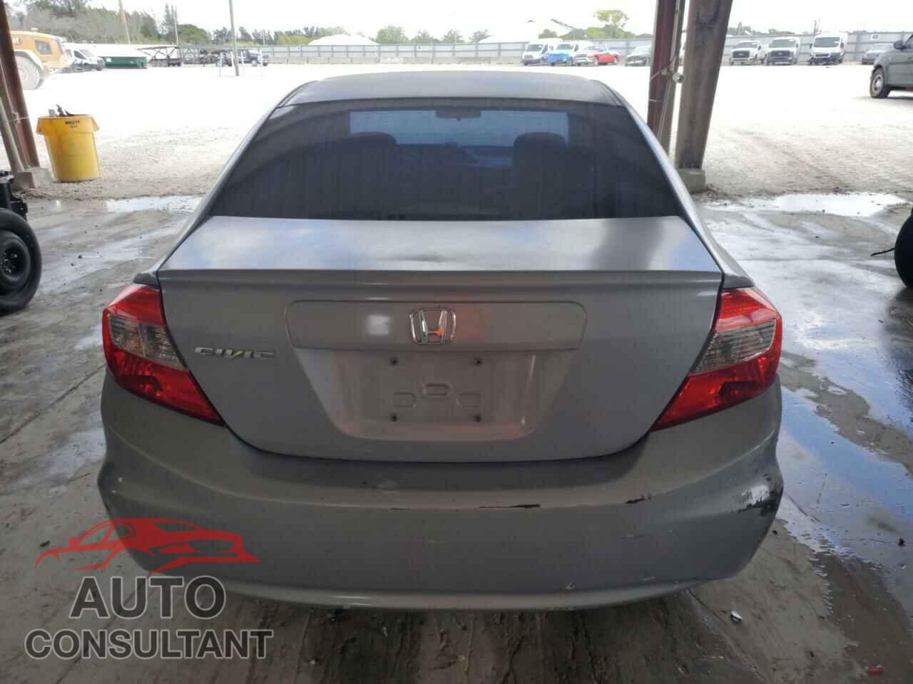 HONDA CIVIC 2012 - 2HGFB2F55CH314134