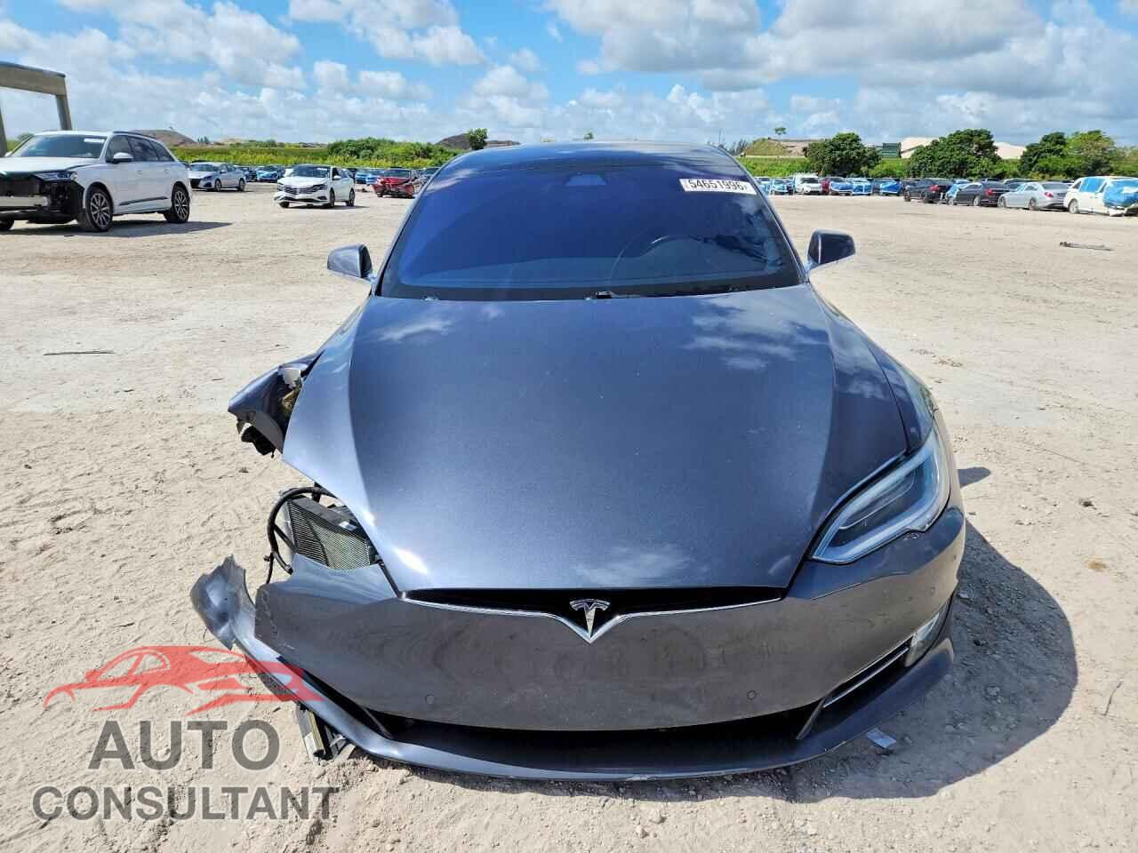 TESLA MODEL S 2019 - 5YJSA1E28KF305109