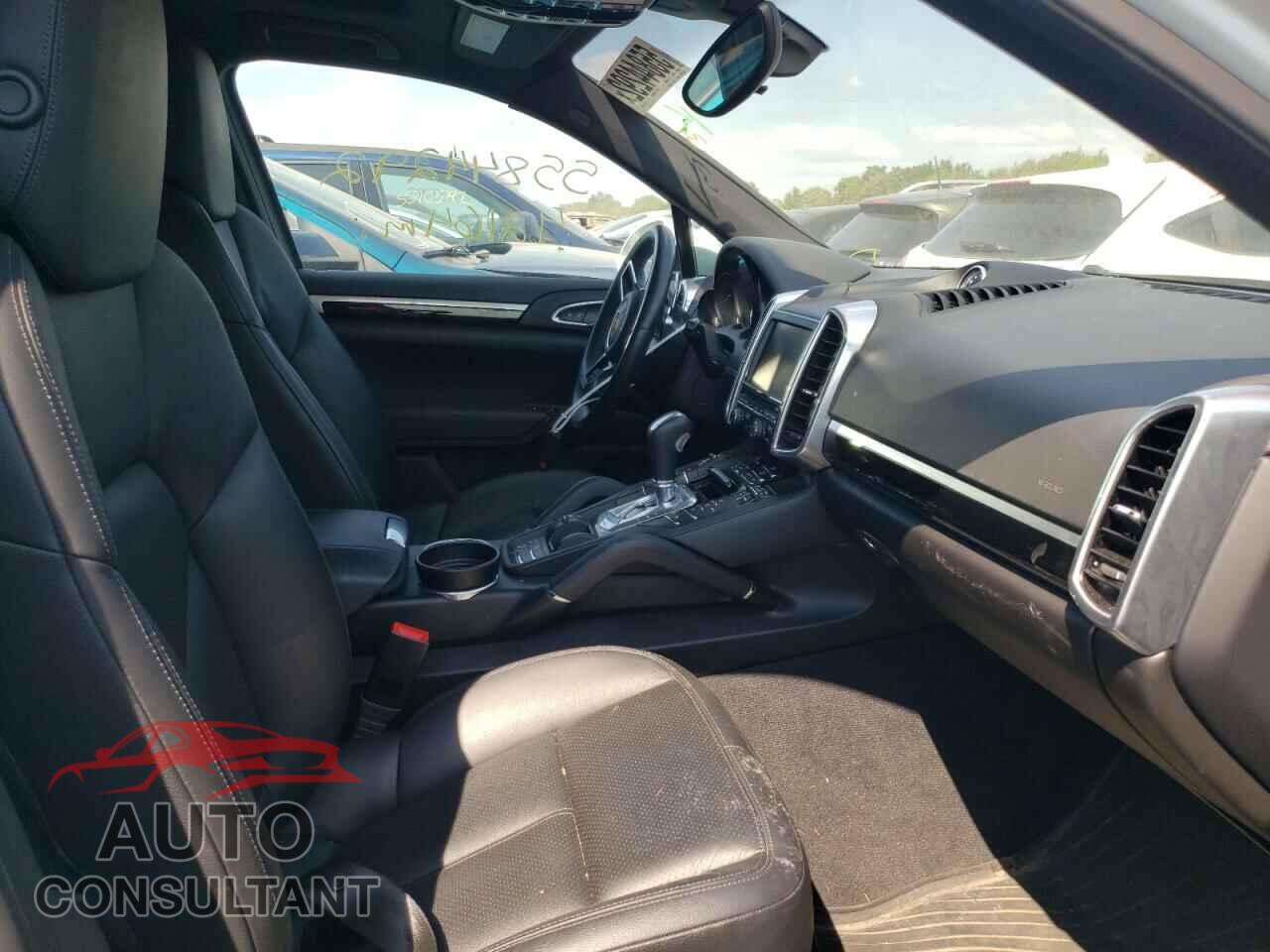 PORSCHE CAYENNE 2016 - WP1AA2A21GKA09638