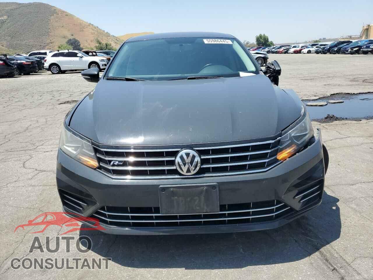 VOLKSWAGEN PASSAT 2018 - 1VWAA7A36JC007793
