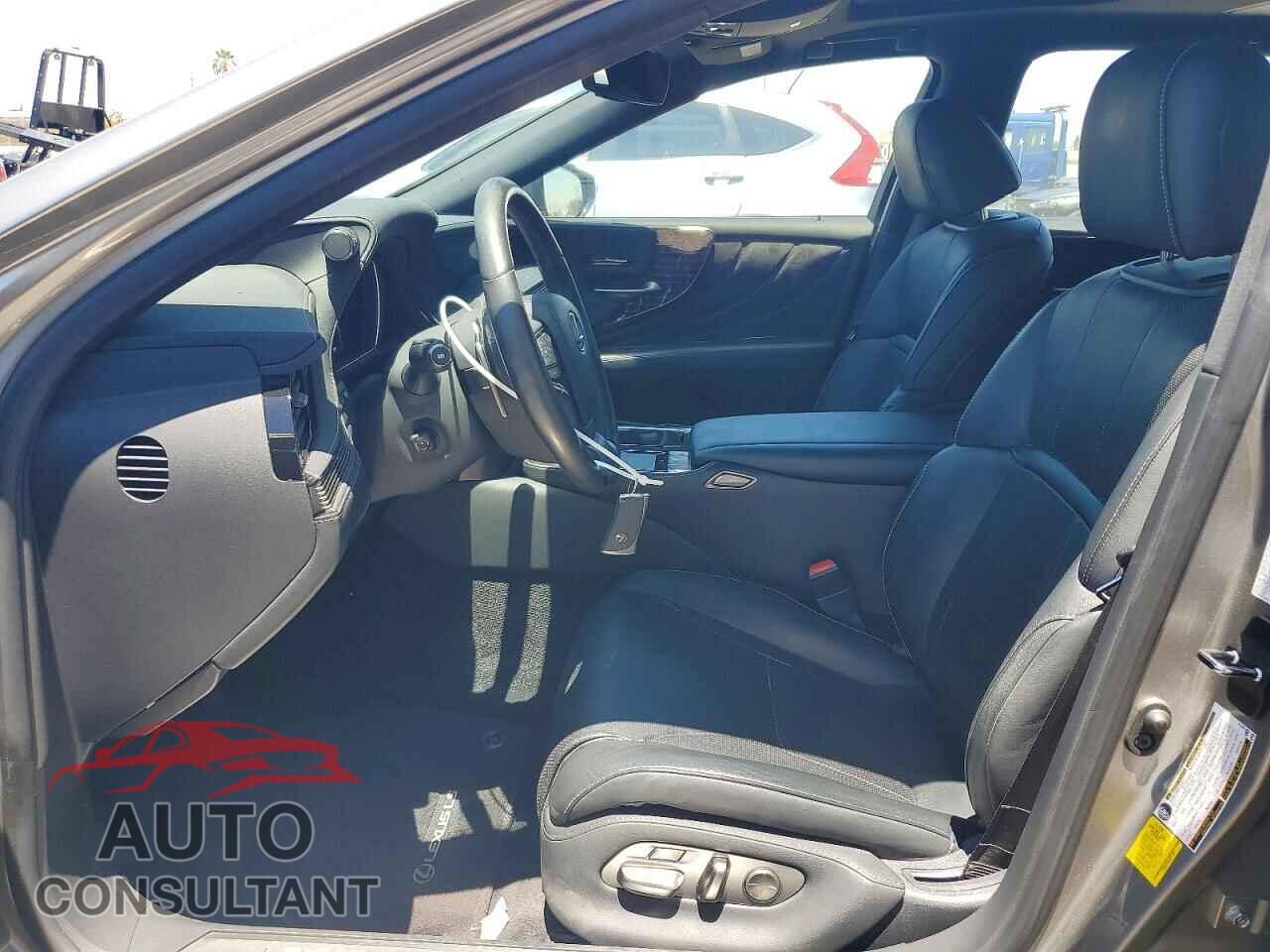 LEXUS LS500 2020 - JTHD51FF4L5011139
