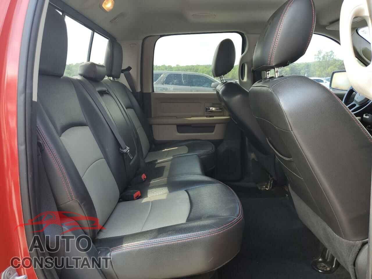 DODGE RAM 1500 2012 - 1C6RD7LT2CS187915