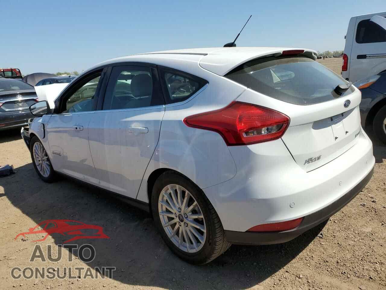 FORD FOCUS 2017 - 1FADP3R41HL224558