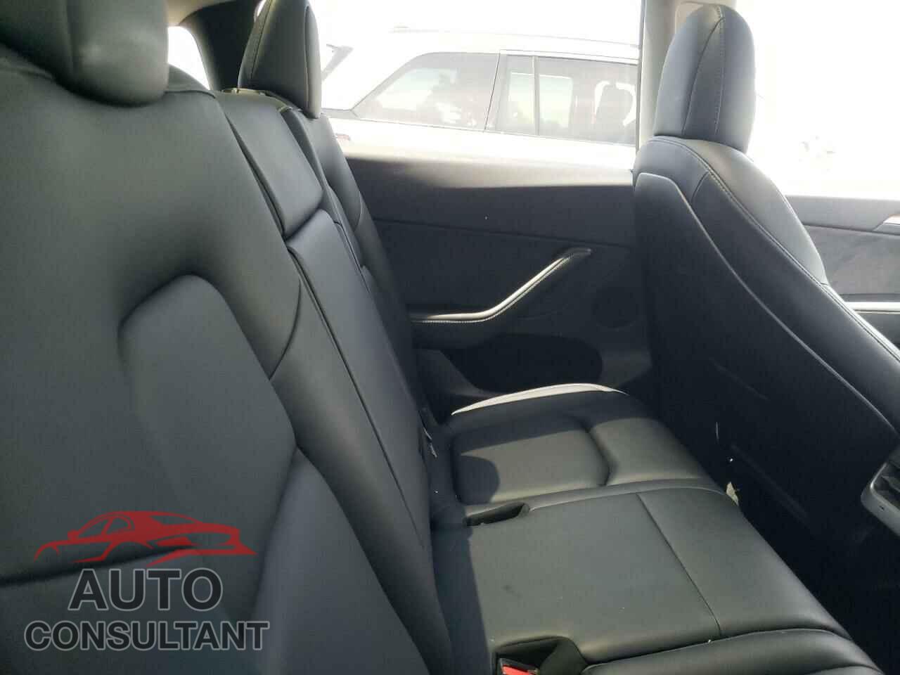 TESLA MODEL Y 2022 - 7SAYGAEE2NF546321