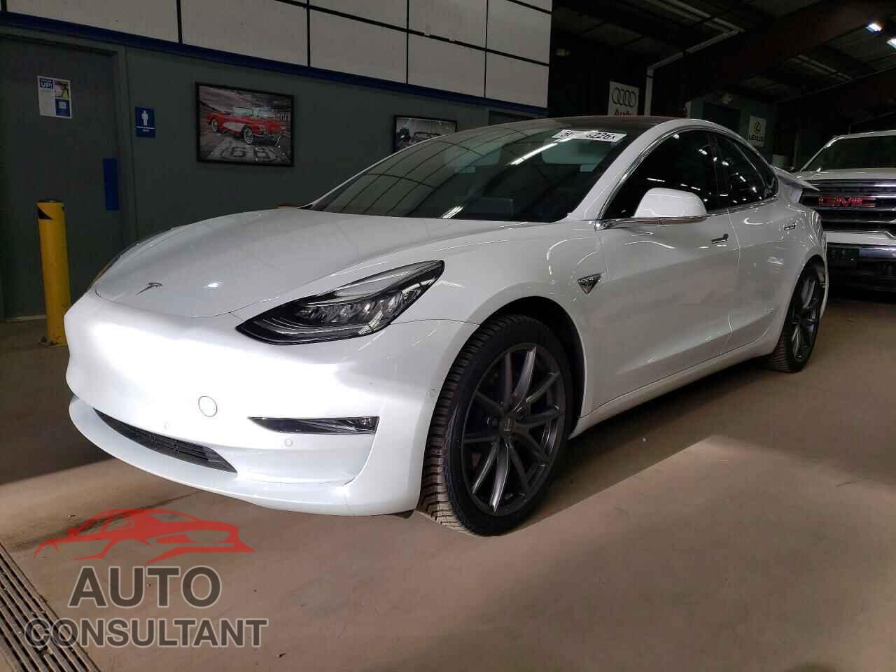 TESLA MODEL 3 2018 - 5YJ3E1EA0JF051247