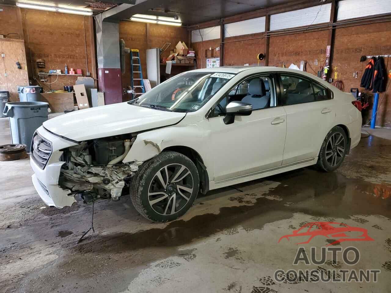 SUBARU LEGACY 2018 - 4S3BNAR69J3004510