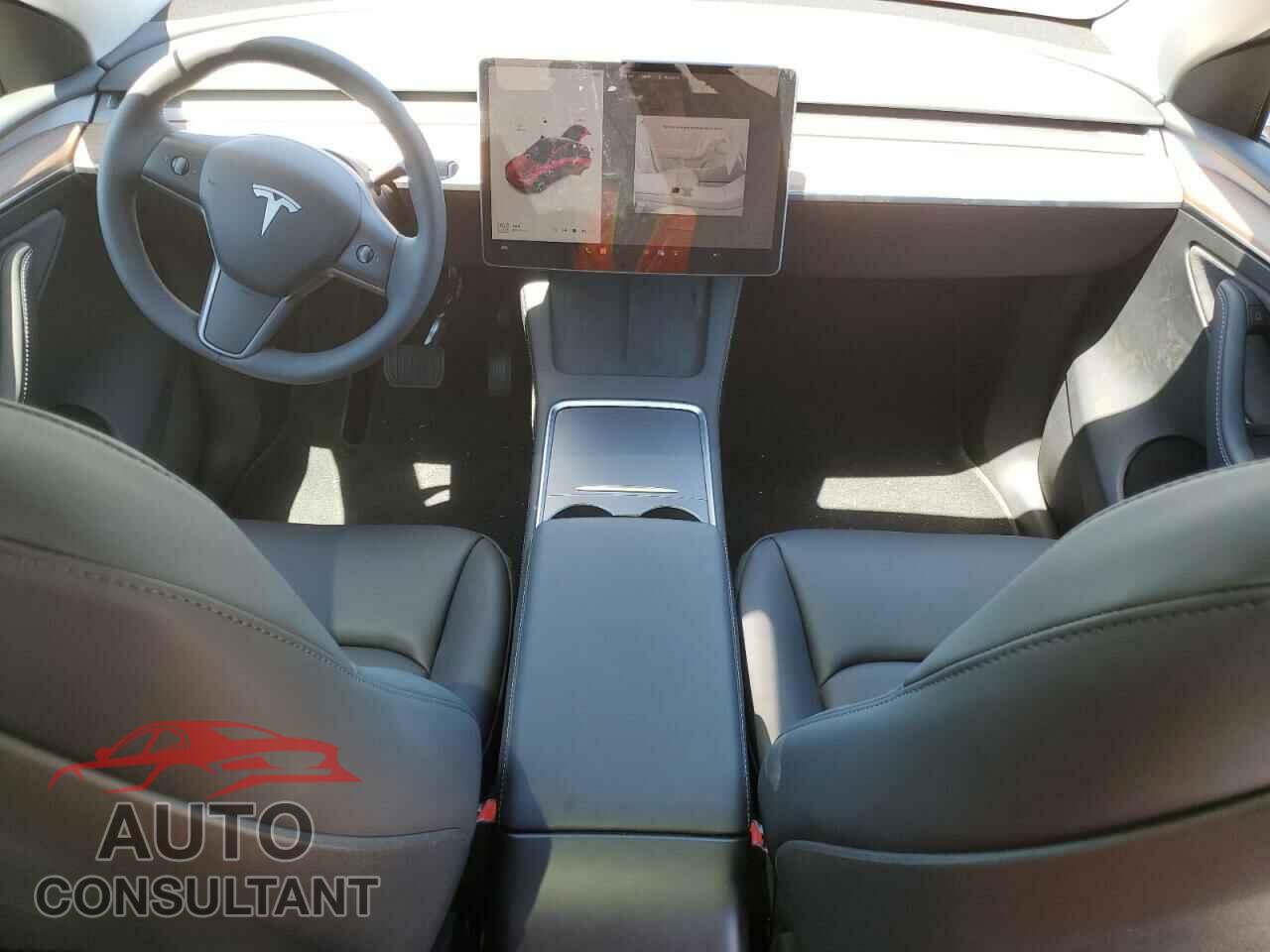 TESLA MODEL Y 2024 - 7SAYGDEE1RF031902