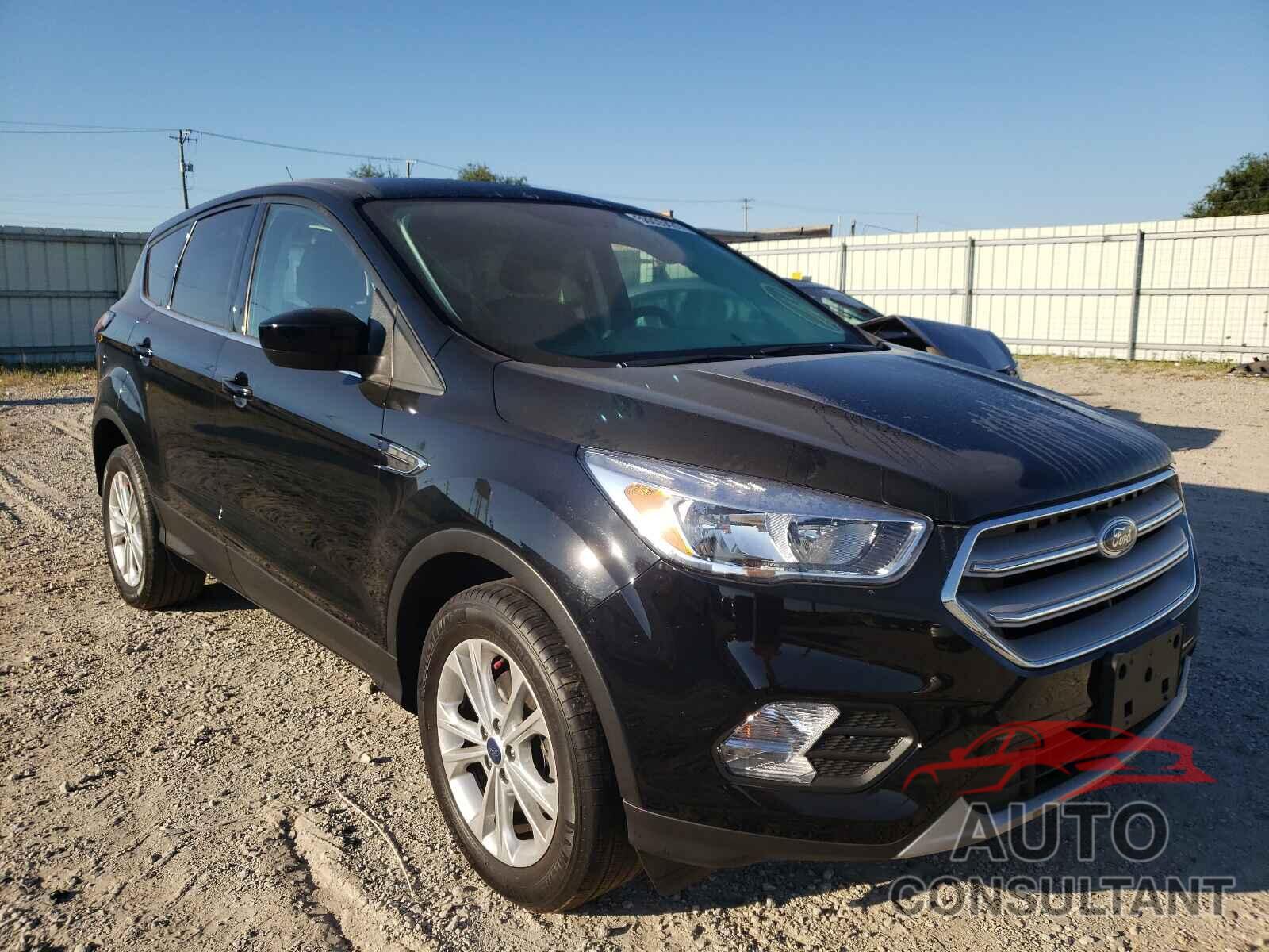FORD ESCAPE 2017 - 1FMCU0GD5HUD36981