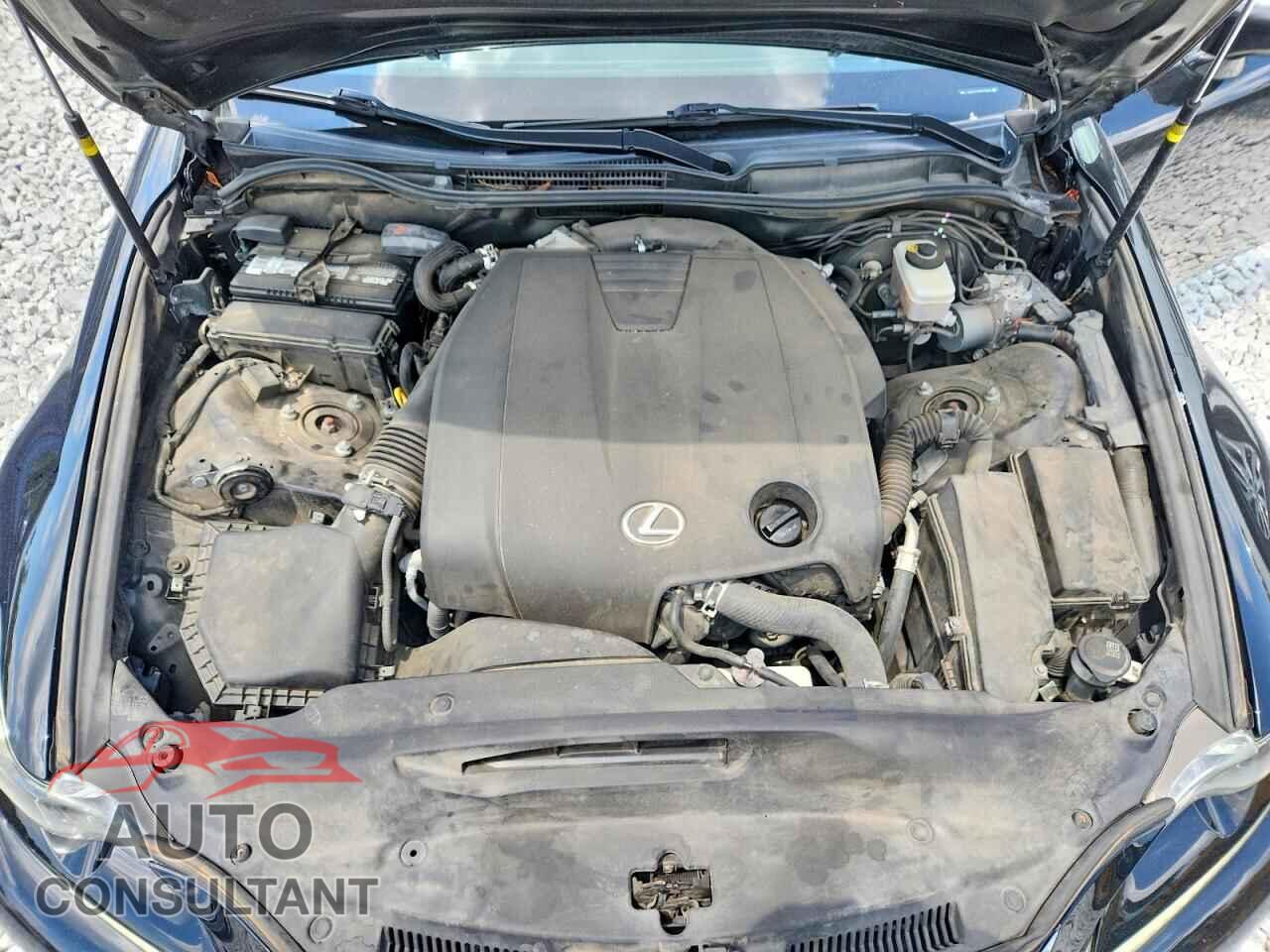 LEXUS IS 2015 - JTHCF1D28F5028491