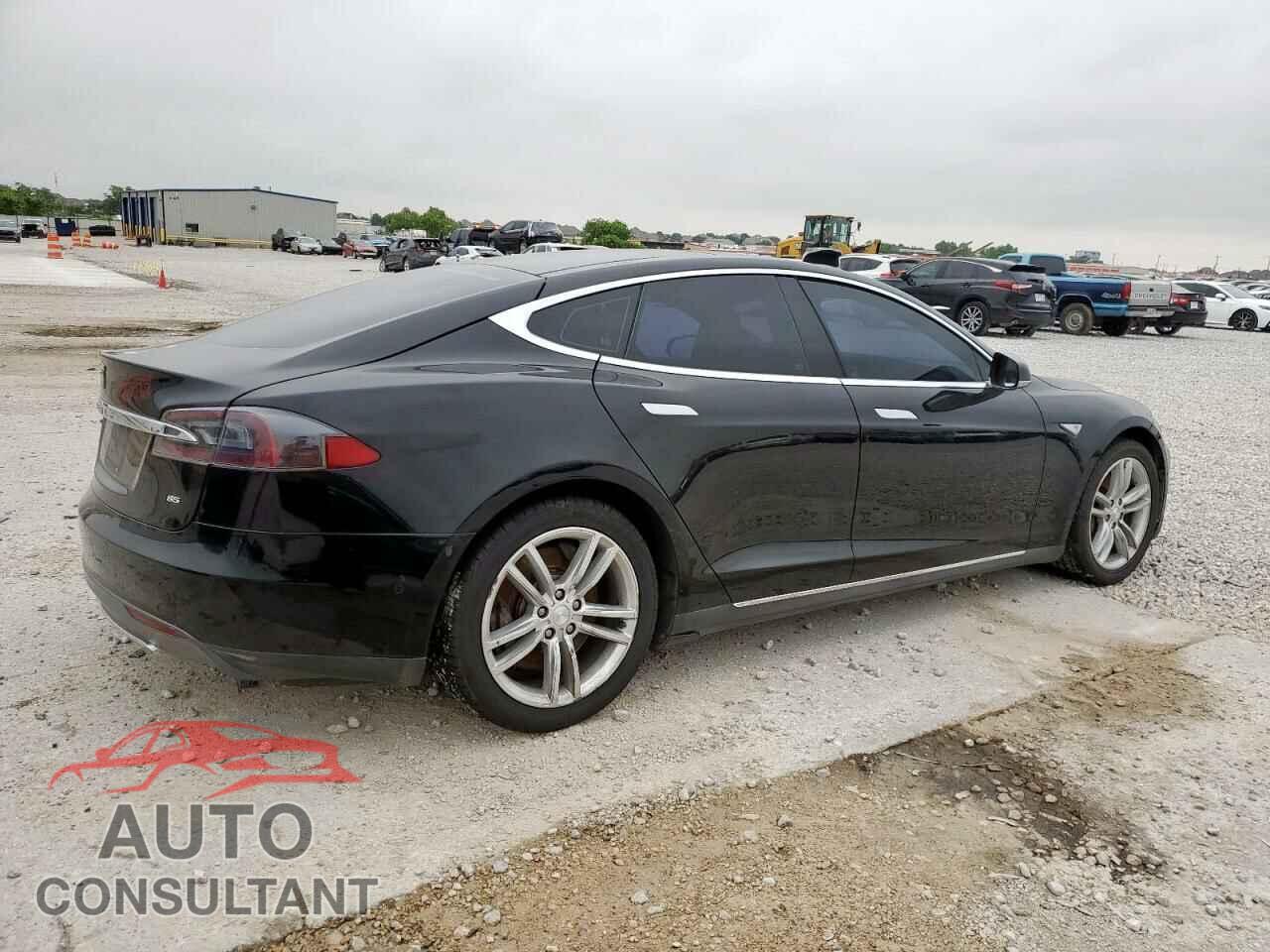 TESLA MODEL S 2015 - 5YJSA1H13FF080560
