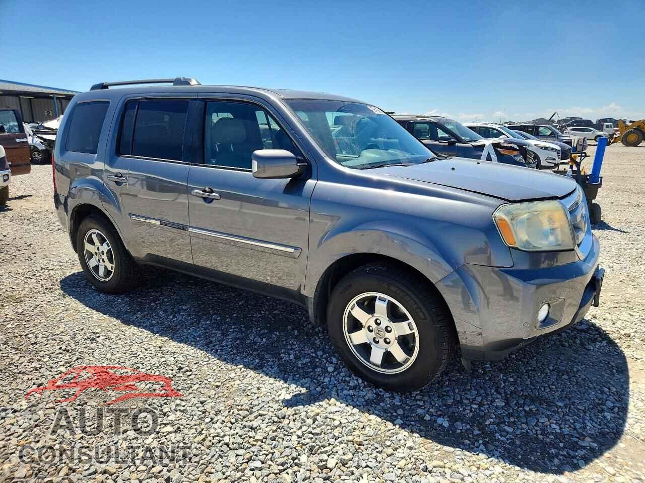HONDA PILOT 2011 - 5FNYF4H90BB042555