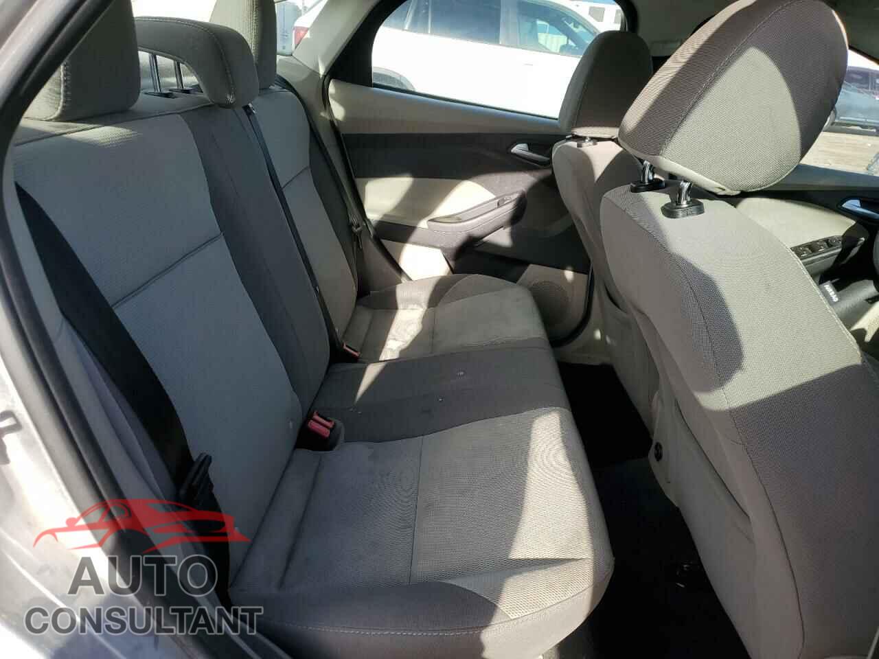 FORD FOCUS 2014 - 1FADP3F23EL376520