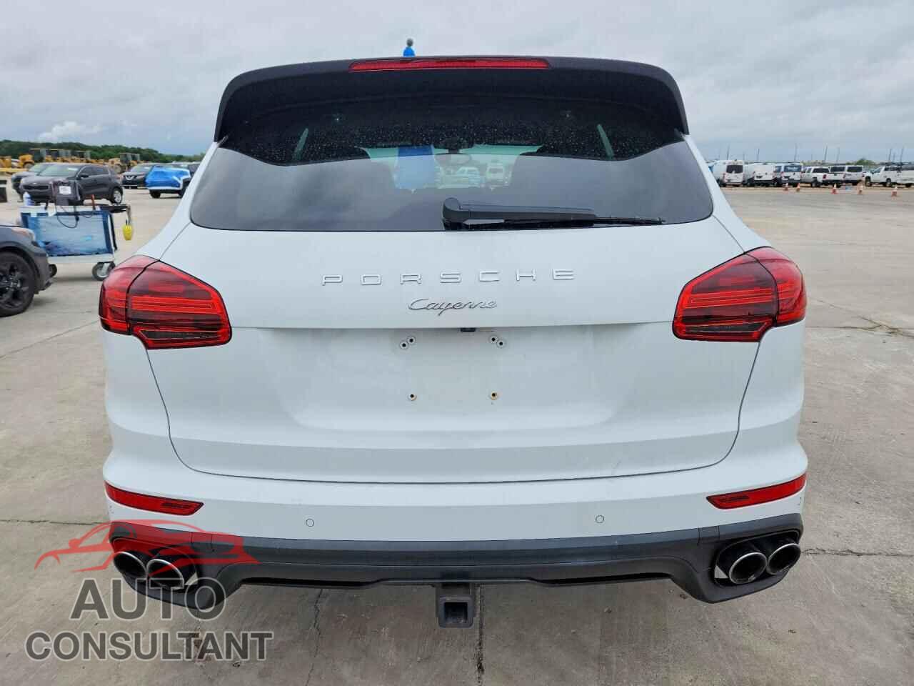 PORSCHE CAYENNE 2016 - WP1AA2A22GLA02353