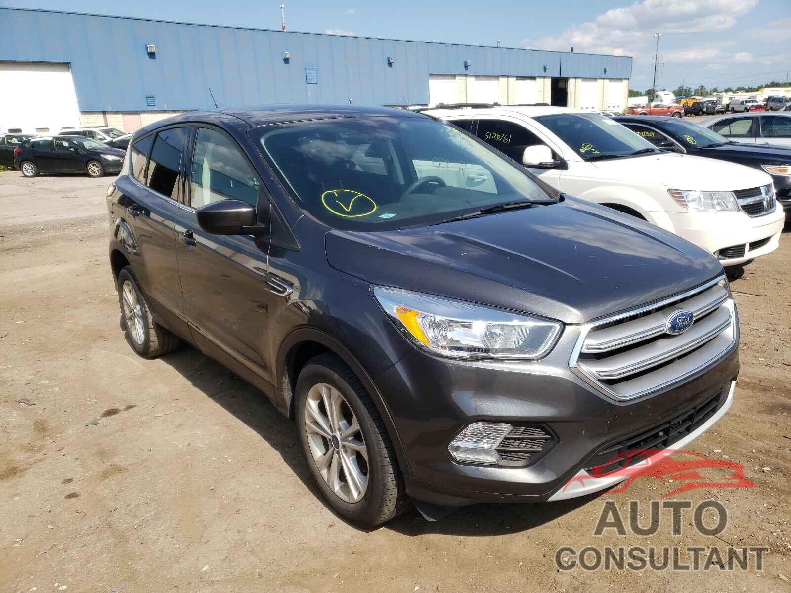 FORD ESCAPE 2017 - 1FMCU0GD3HUC64002