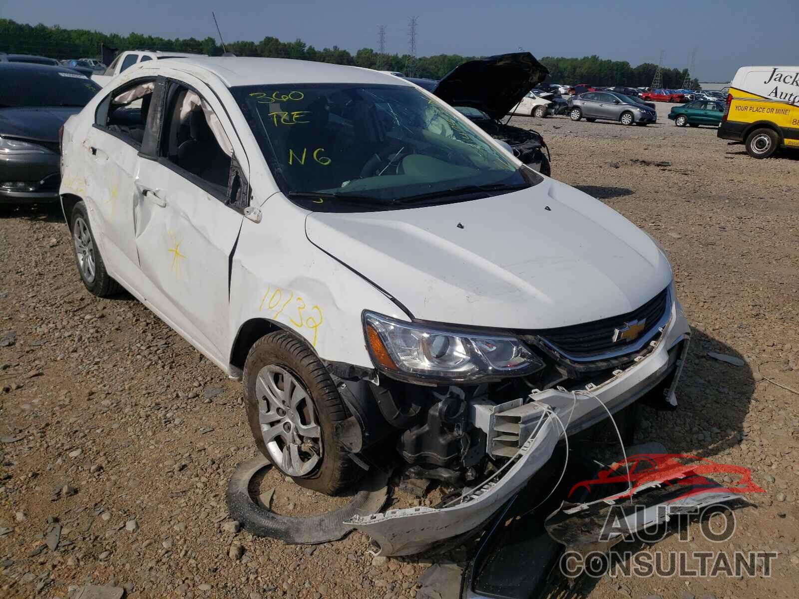 CHEVROLET SONIC 2017 - 1G1JB5SH7H4157228
