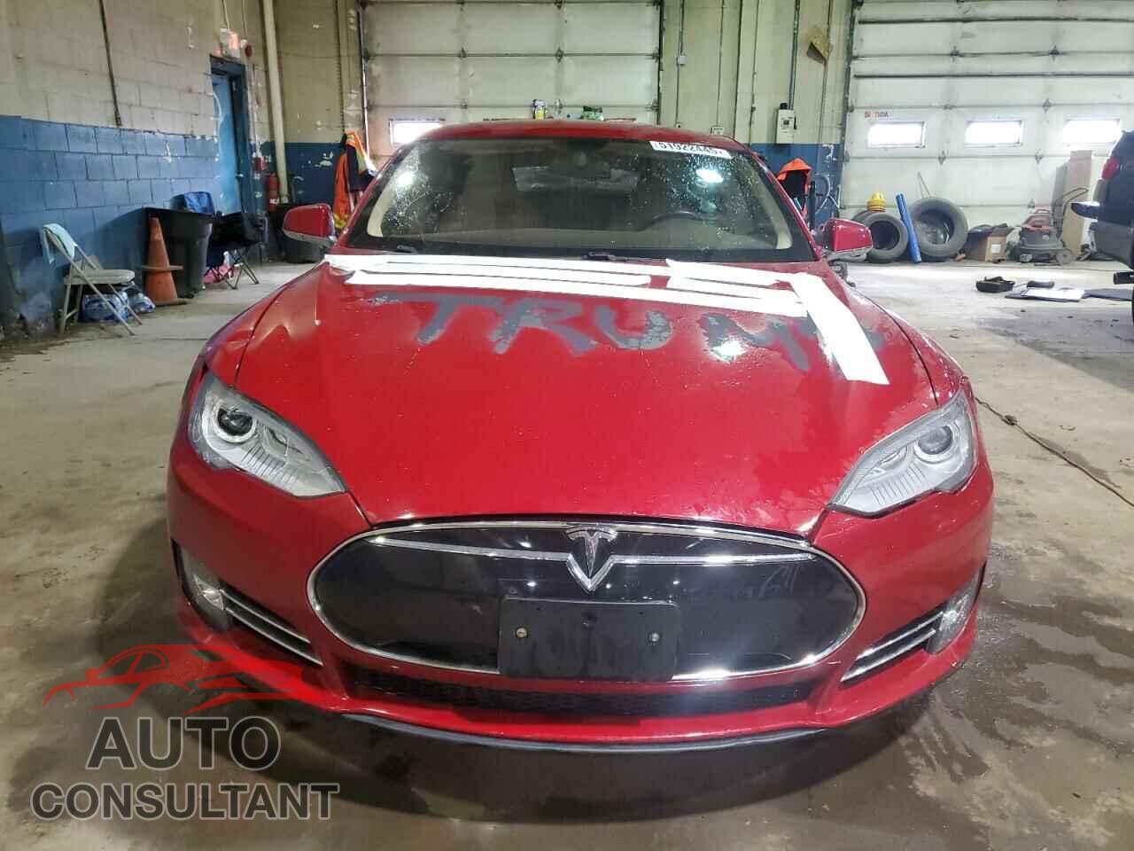 TESLA MODEL S 2013 - 5YJSA1CNXDFP09352