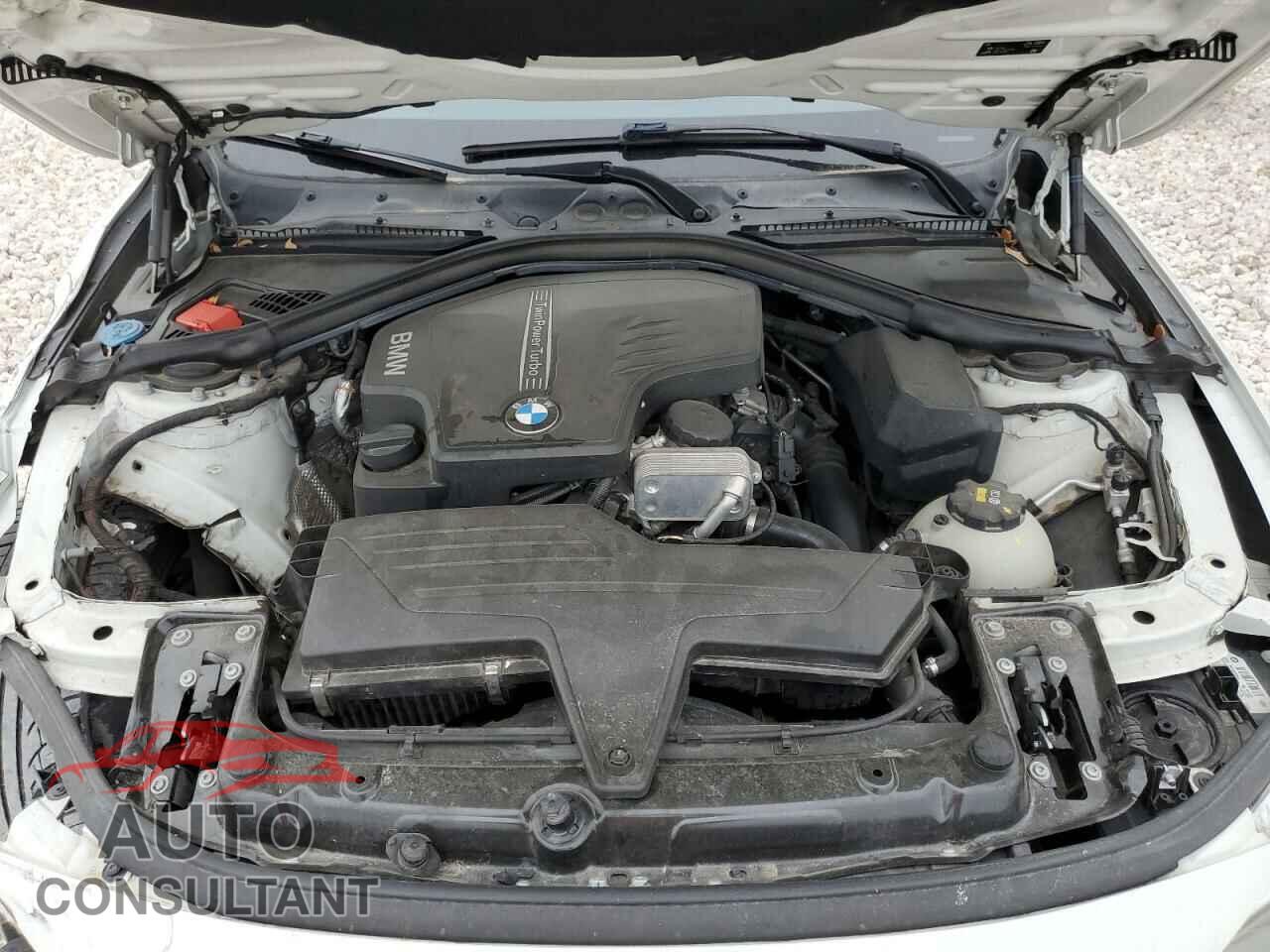 BMW 3 SERIES 2016 - WBA8E1G55GNU12257