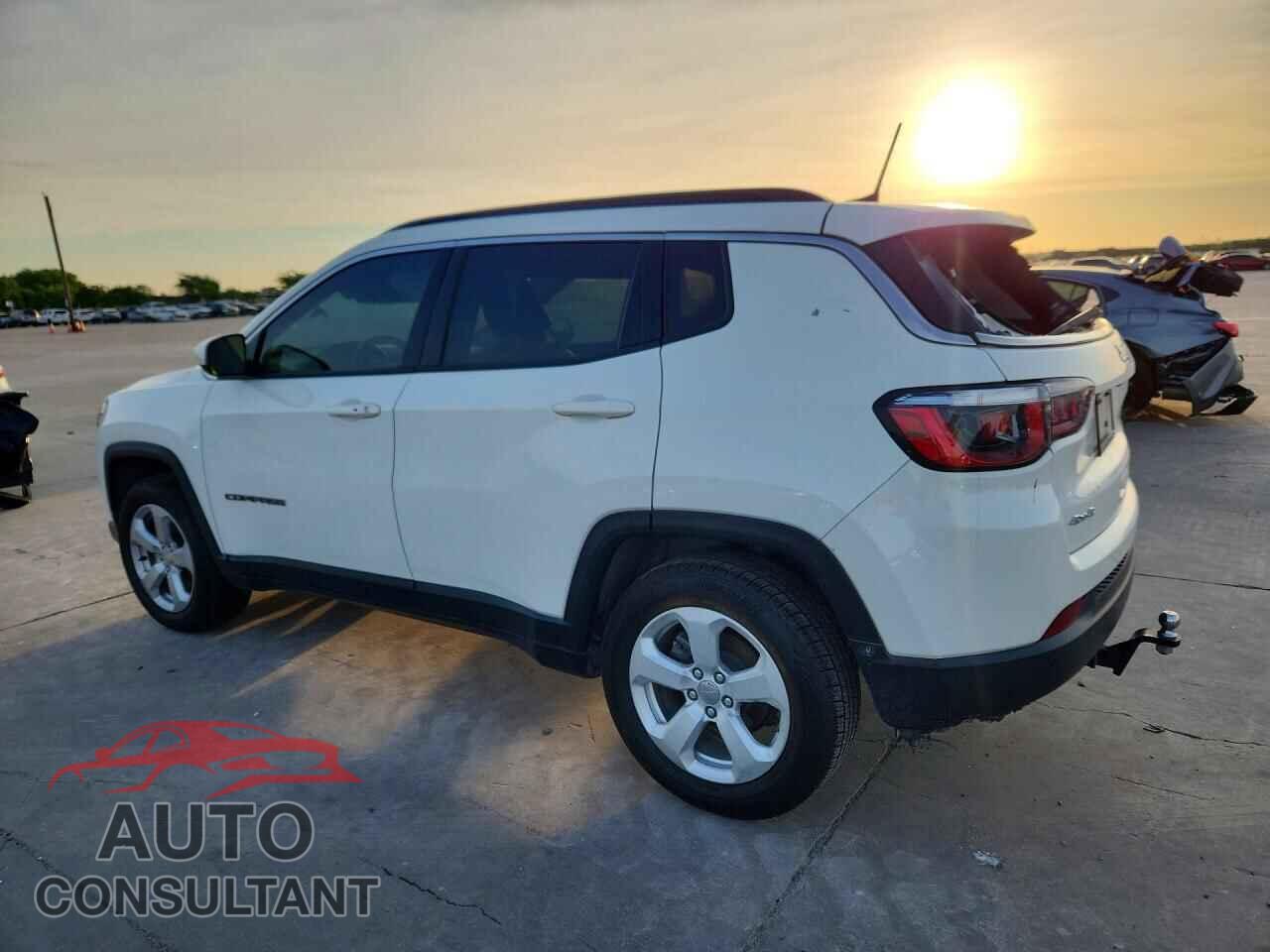 JEEP COMPASS 2018 - 3C4NJDBB2JT337105
