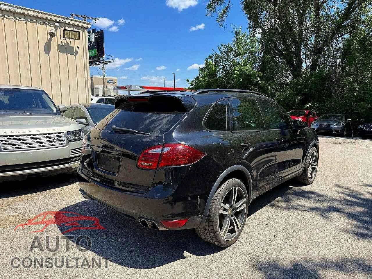 PORSCHE CAYENNE 2012 - WP1AB2A23CLA45610