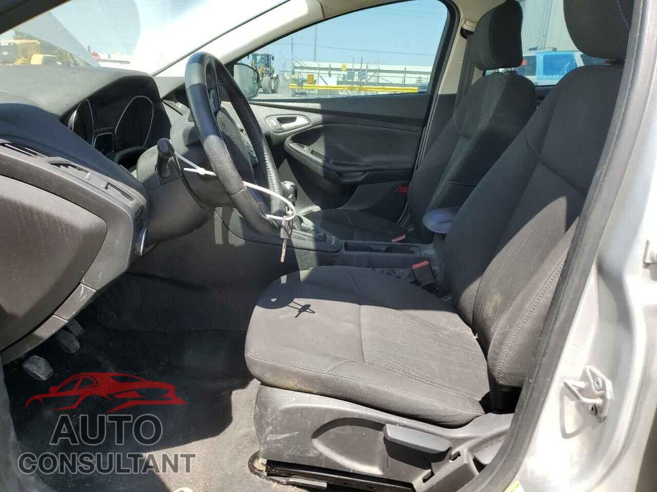 FORD FOCUS 2015 - 1FADP3FE9FL374556