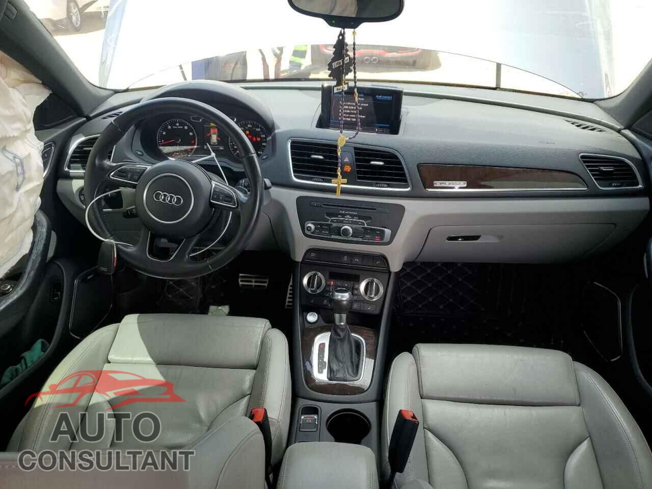 AUDI Q3 2015 - WA1GFCFS5FR003871