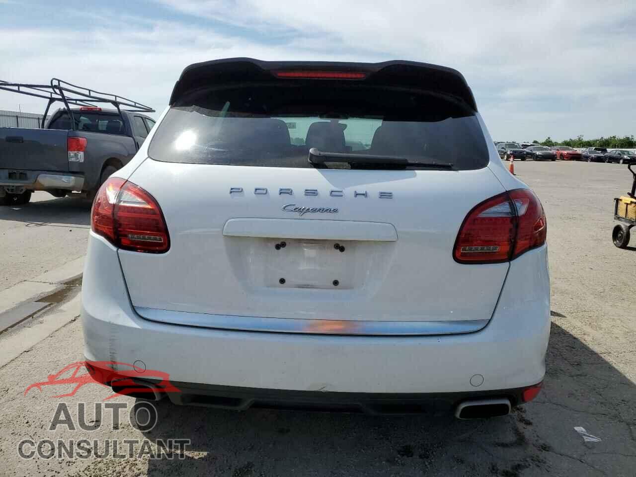 PORSCHE CAYENNE 2013 - WP1AA2A2XDLA04038