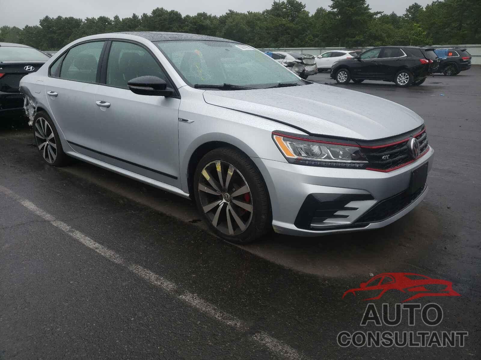VOLKSWAGEN PASSAT 2018 - 1VWJM7A37JC025436