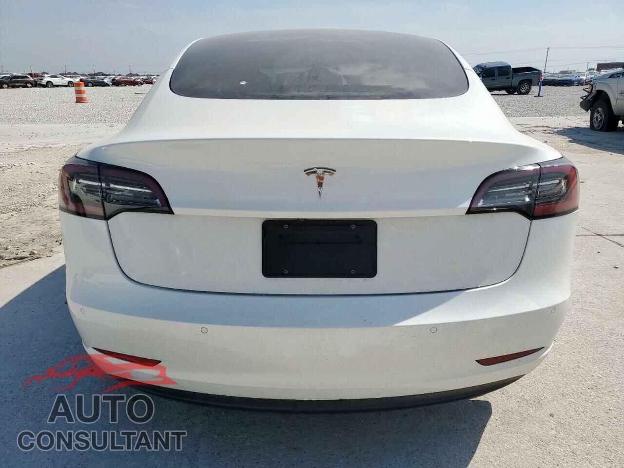 TESLA MODEL 3 2021 - 5YJ3E1EA8MF961717