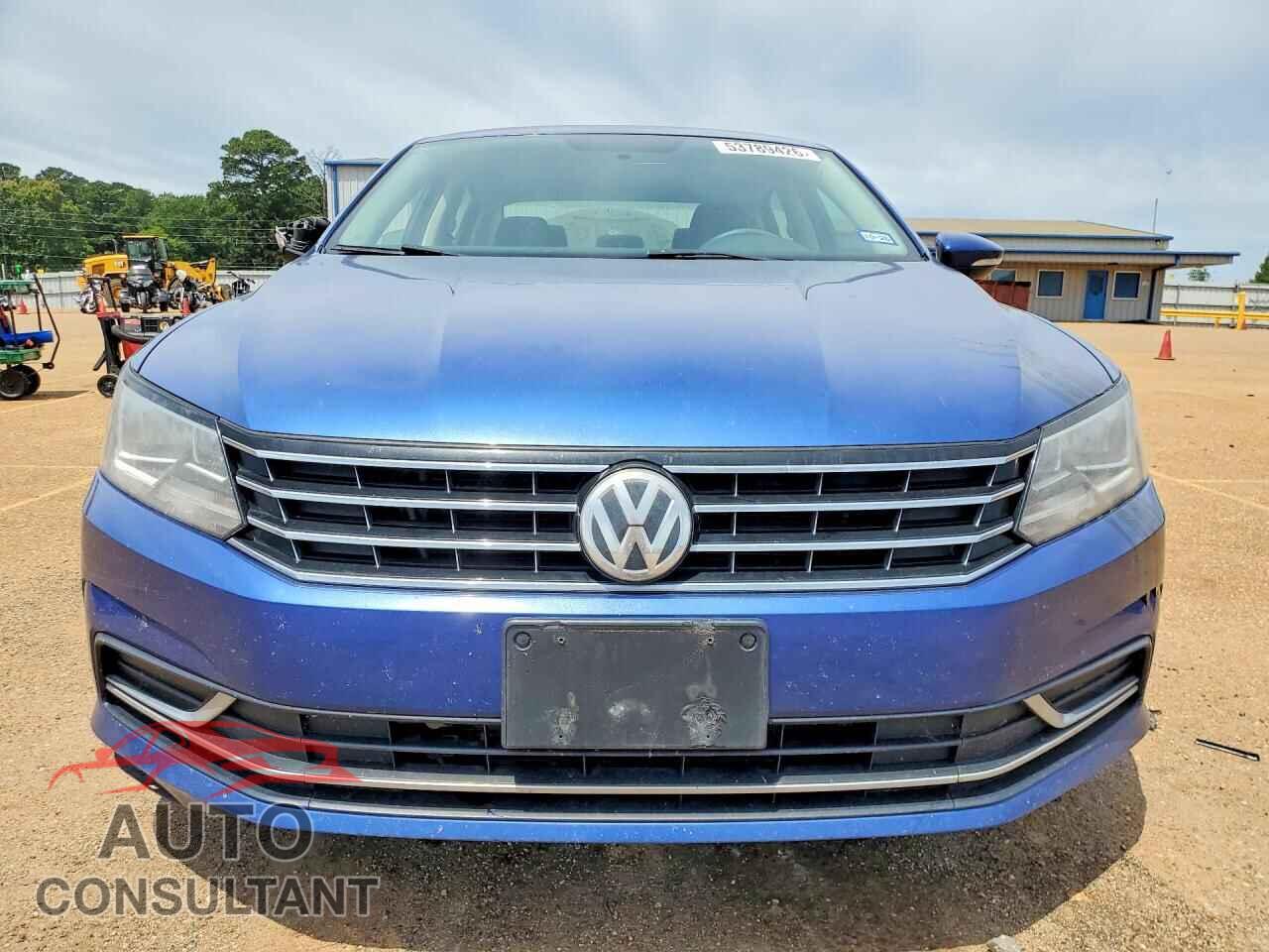 VOLKSWAGEN PASSAT 2017 - 1VWAT7A30HC059411