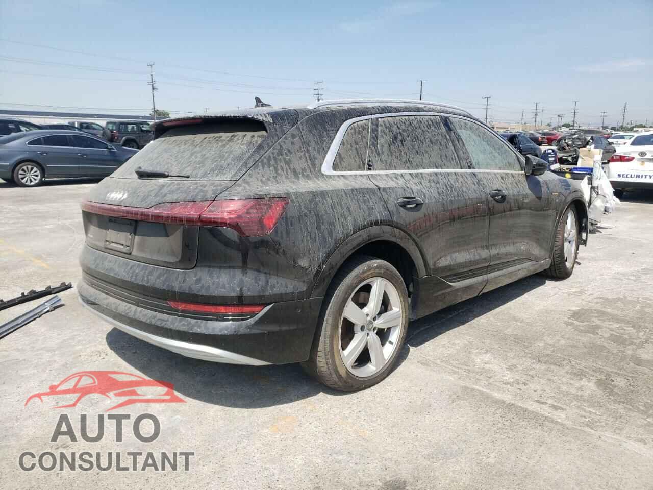 AUDI E-TRON 2019 - WA1LAAGE6KB024256
