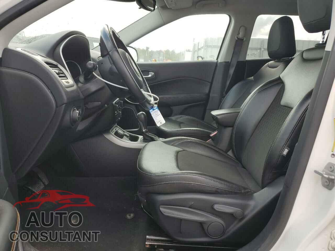 JEEP COMPASS 2020 - 3C4NJDBB2LT219705