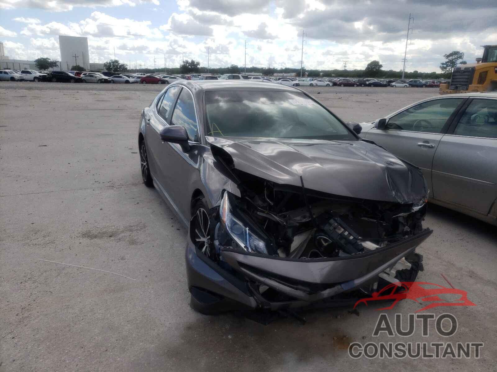 TOYOTA CAMRY 2018 - 4T1B11HK4JU064145