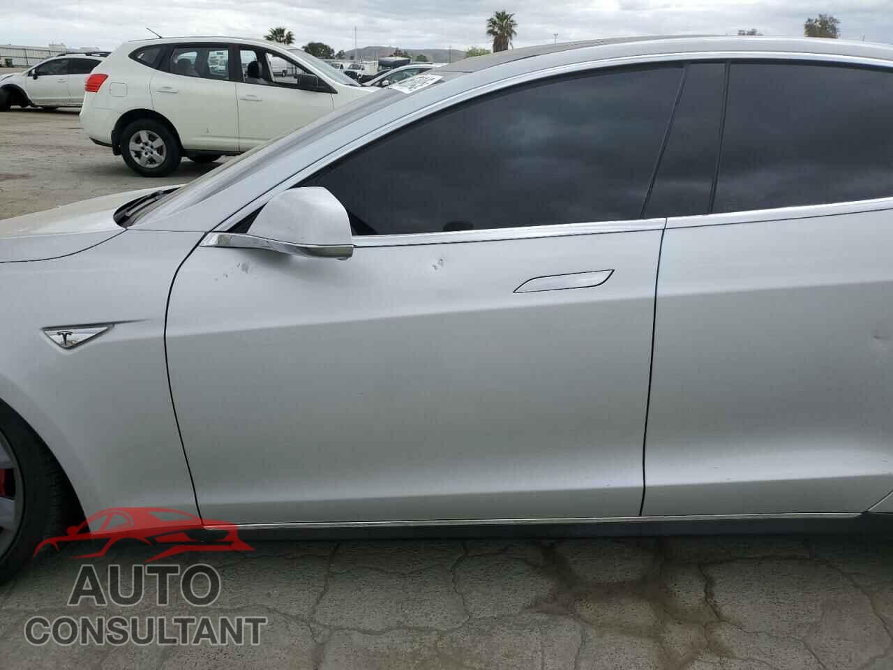 TESLA MODEL S 2014 - 5YJSA1H11EFP43395