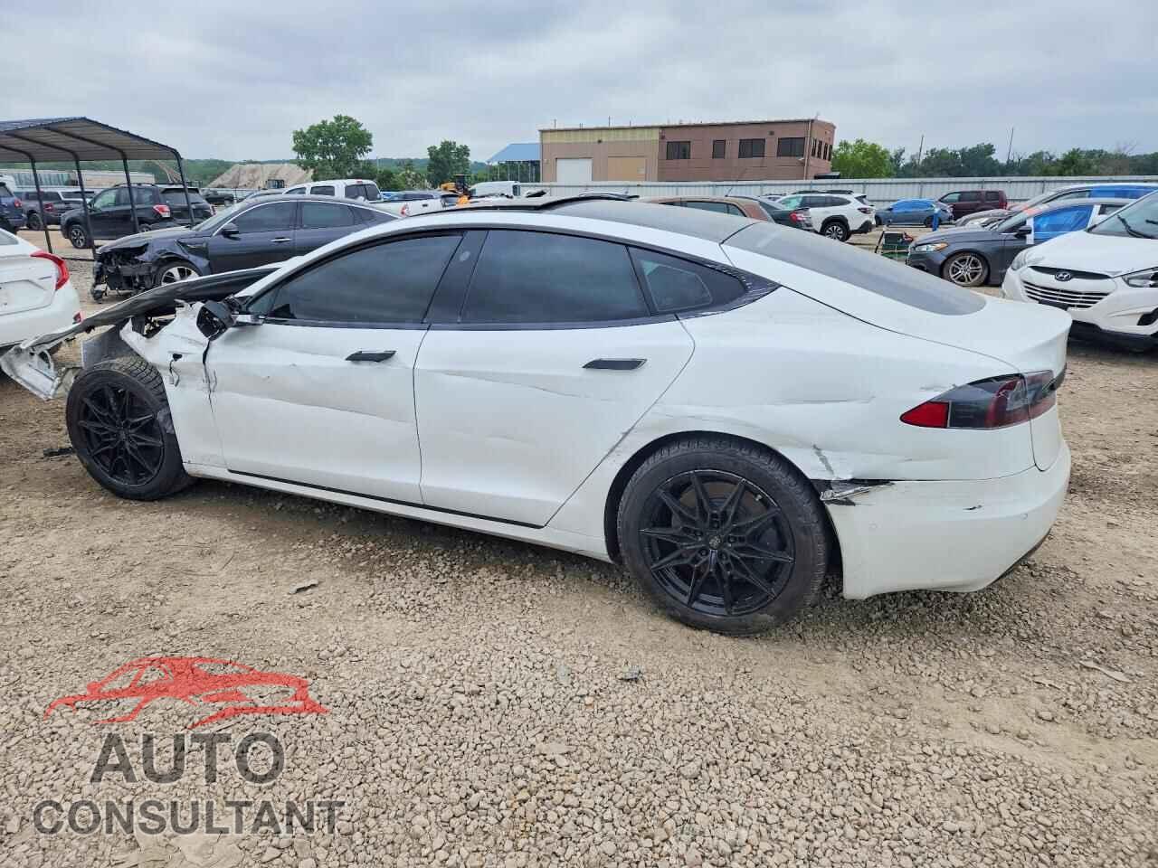TESLA MODEL S 2017 - 5YJSA1E25HF181311