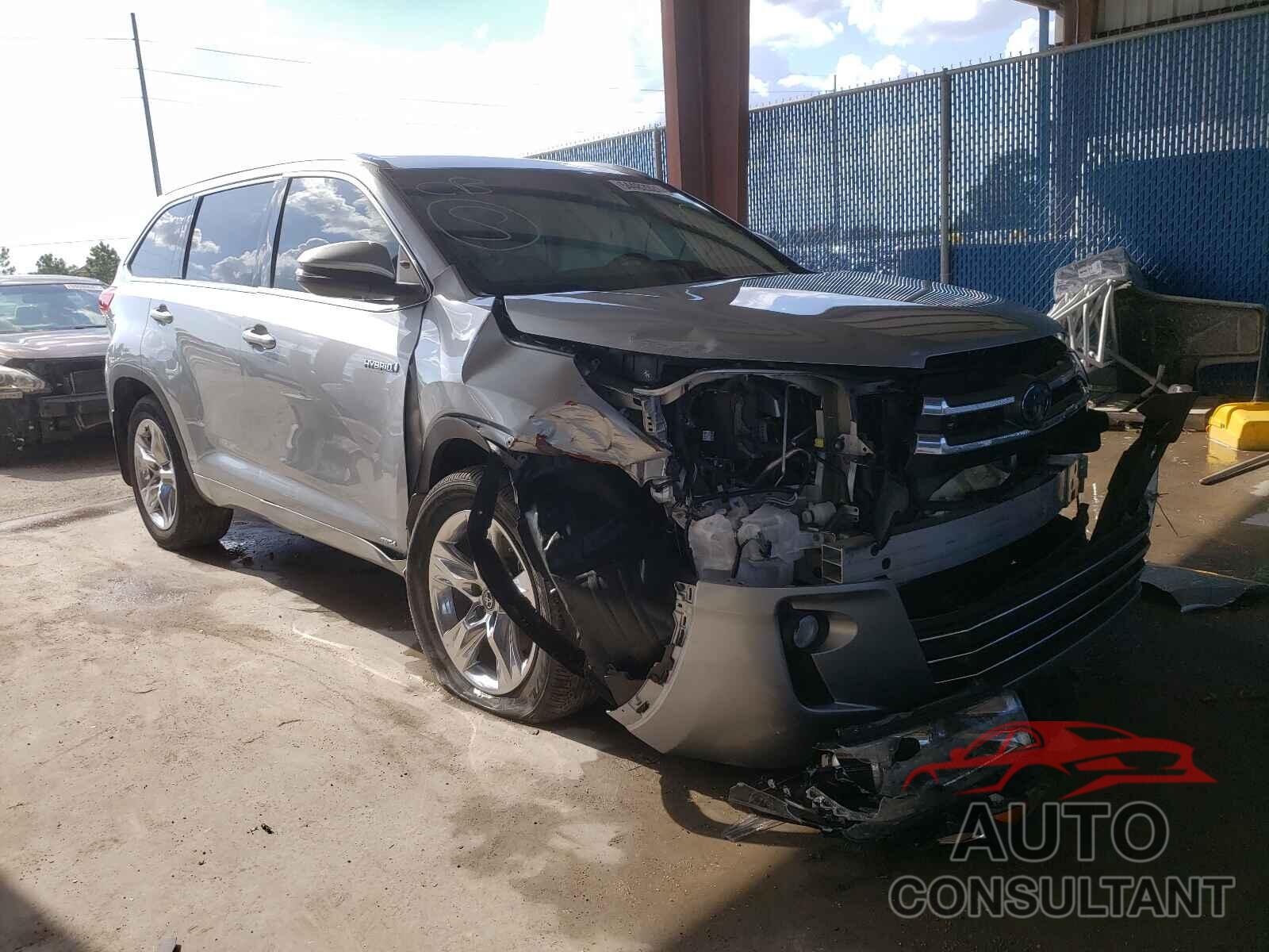 TOYOTA HIGHLANDER 2018 - 5TDDGRFH8JS045605