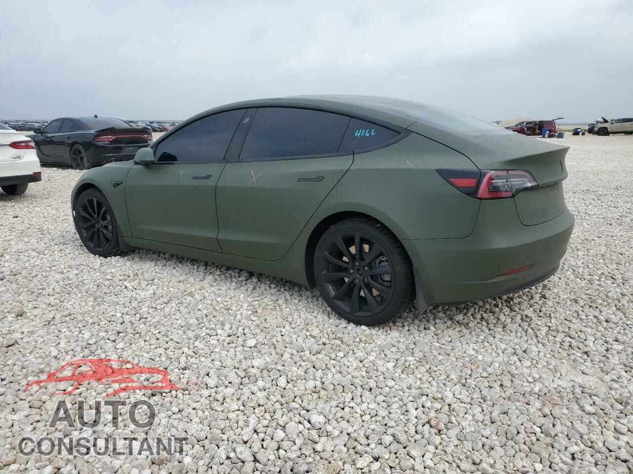 TESLA MODEL 3 2018 - 5YJ3E1EB2JF085151