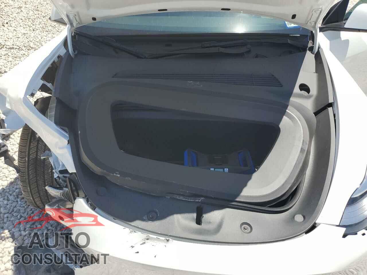 TESLA MODEL Y 2021 - 5YJYGDEE8MF266092