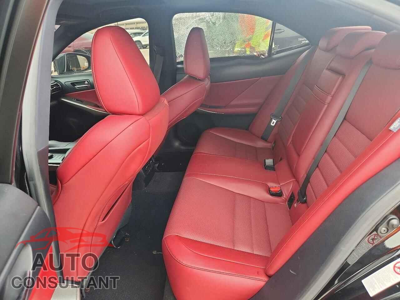 LEXUS IS 2015 - JTHBE1D22F5020482
